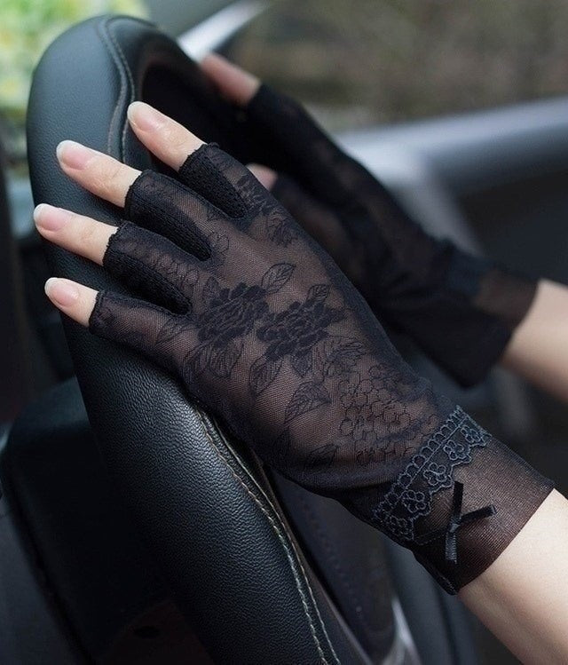 Women’s Lace Half Finger Sunscreen Gloves – Summer Anti-UV Driving Mittens