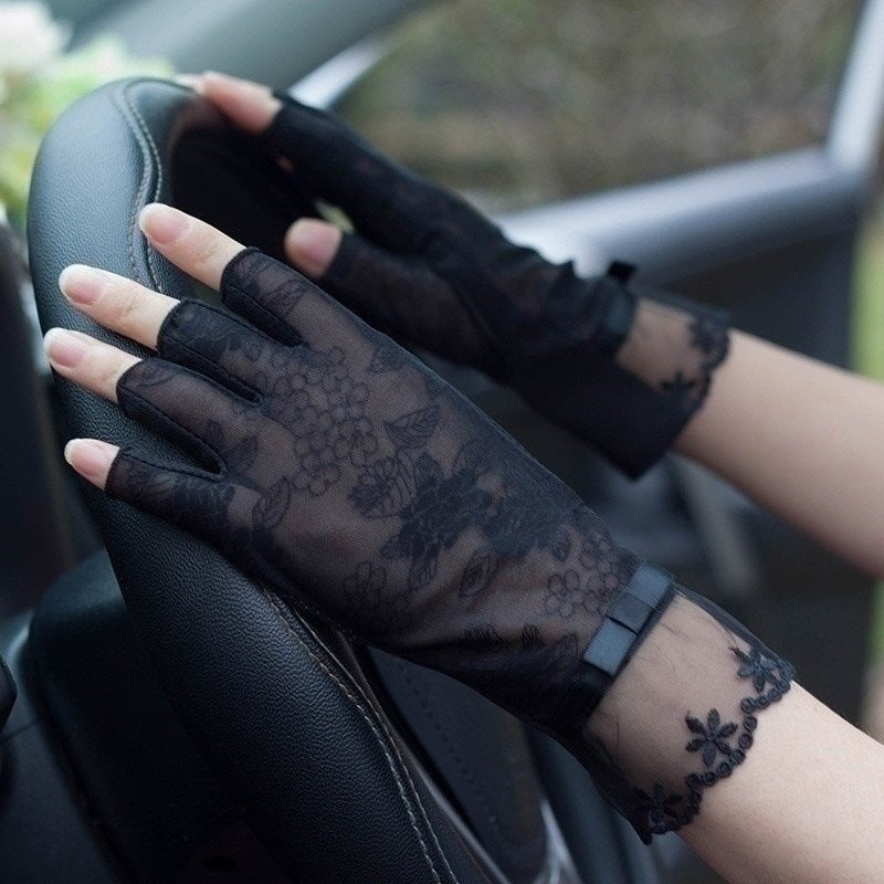 Women’s Lace Half Finger Sunscreen Gloves – Summer Anti-UV Driving Mittens