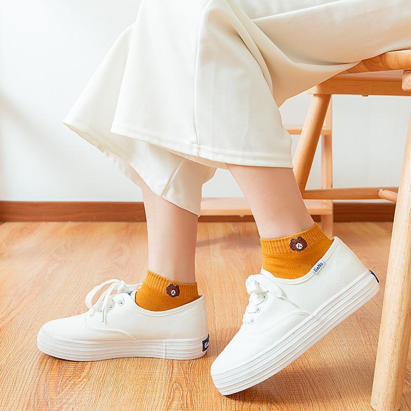 Women’s Simple Bear Ankle Socks – Casual Fashion Style