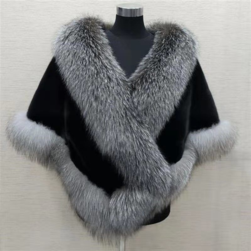 Luxe Faux Fur Cape – Elegant Winter Shawl