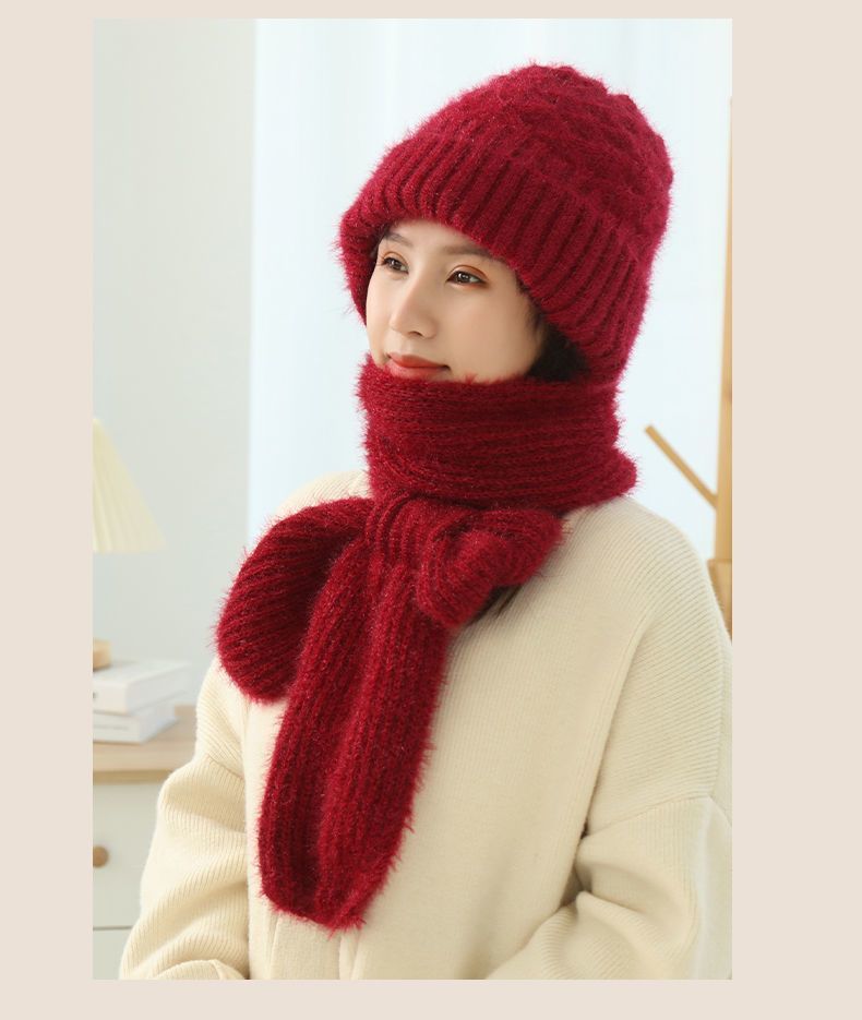 Women’s Knitted Winter Hat with Fleece-Lined Scarf – Warm & Windproof Set