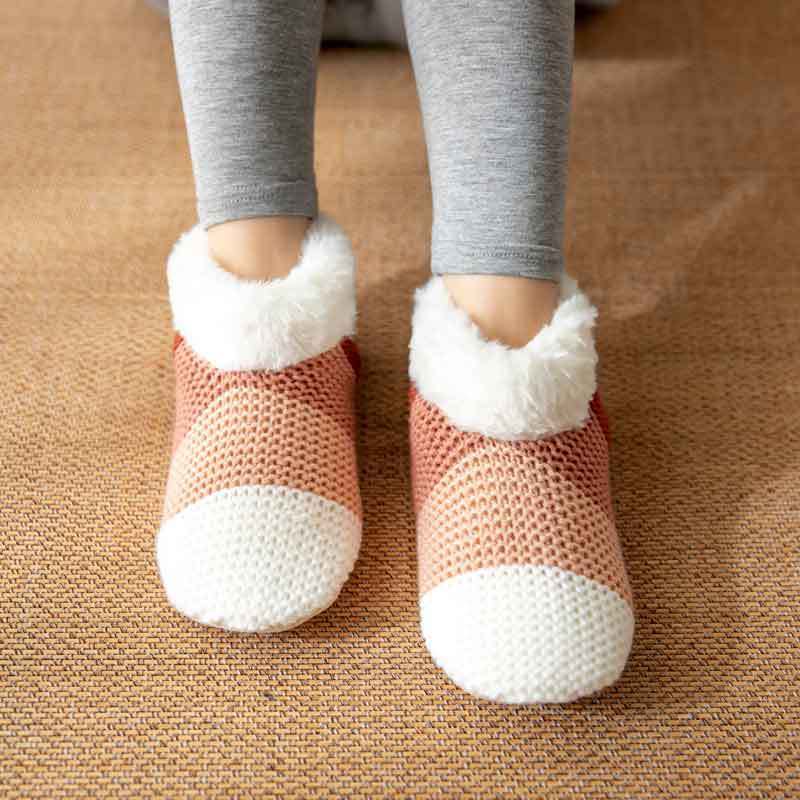 Women’s Knitted Plush Floor Socks – Color-Matching Non-Slip Winter Indoor Design