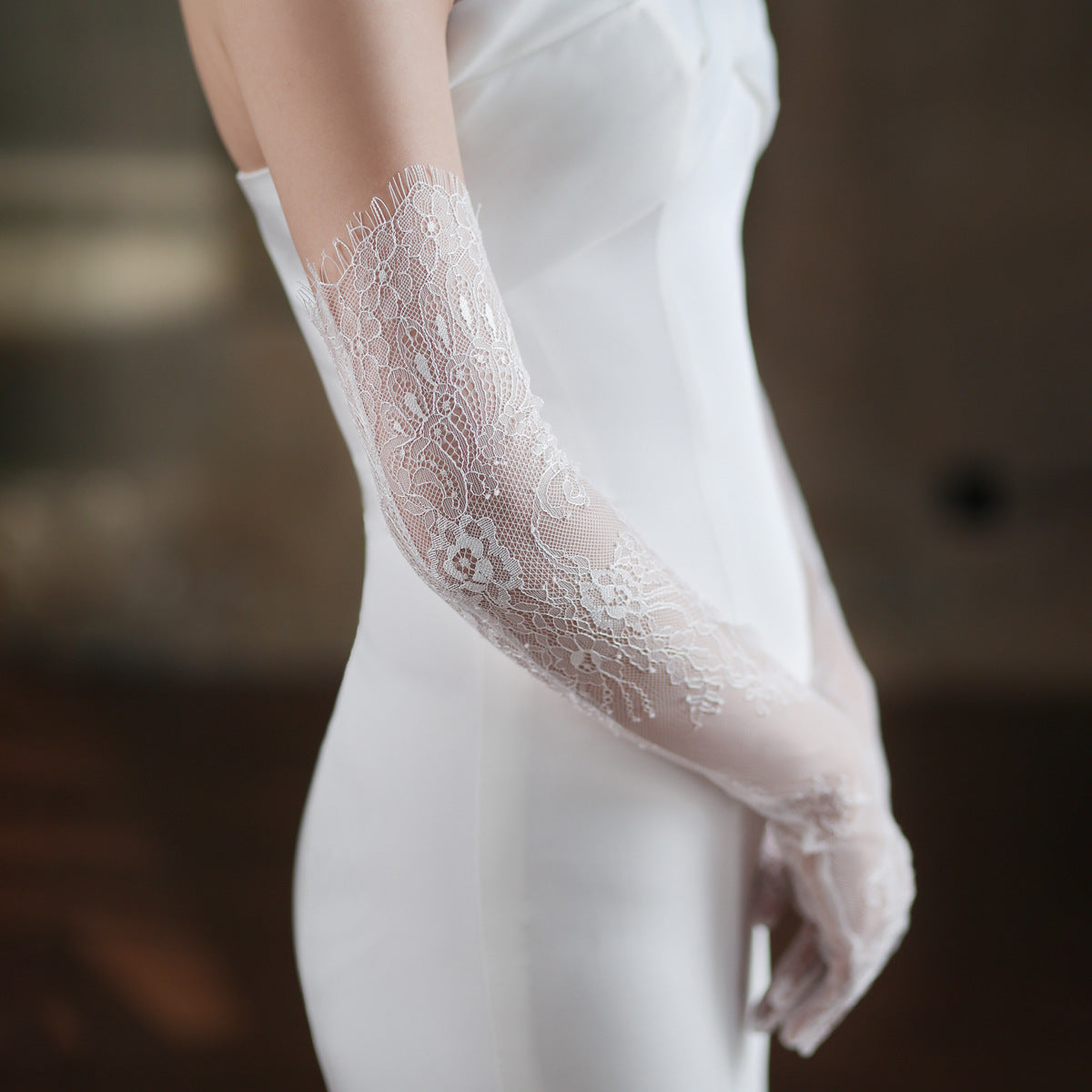 Elegant White Lace Bridal Gloves – Long & Short Tulle Wedding Styles