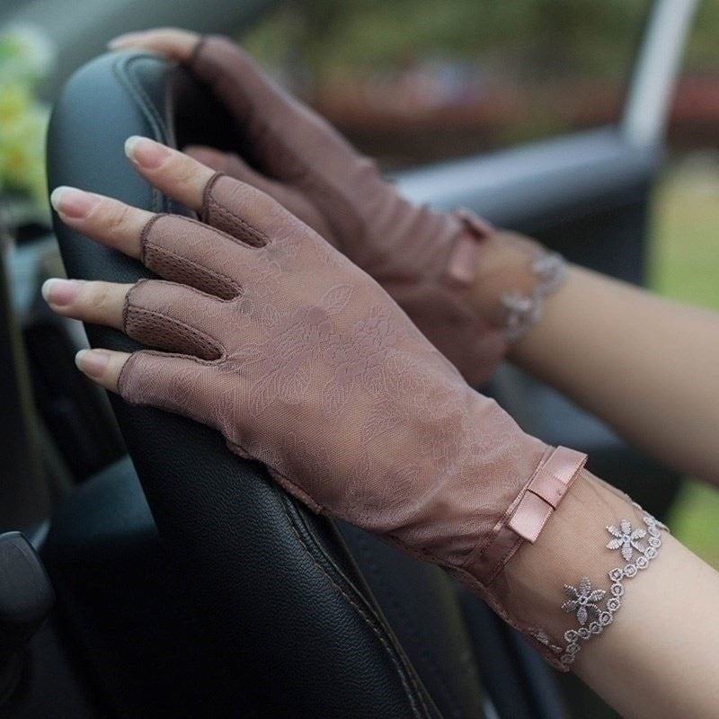 Women’s Lace Half Finger Sunscreen Gloves – Summer Anti-UV Driving Mittens