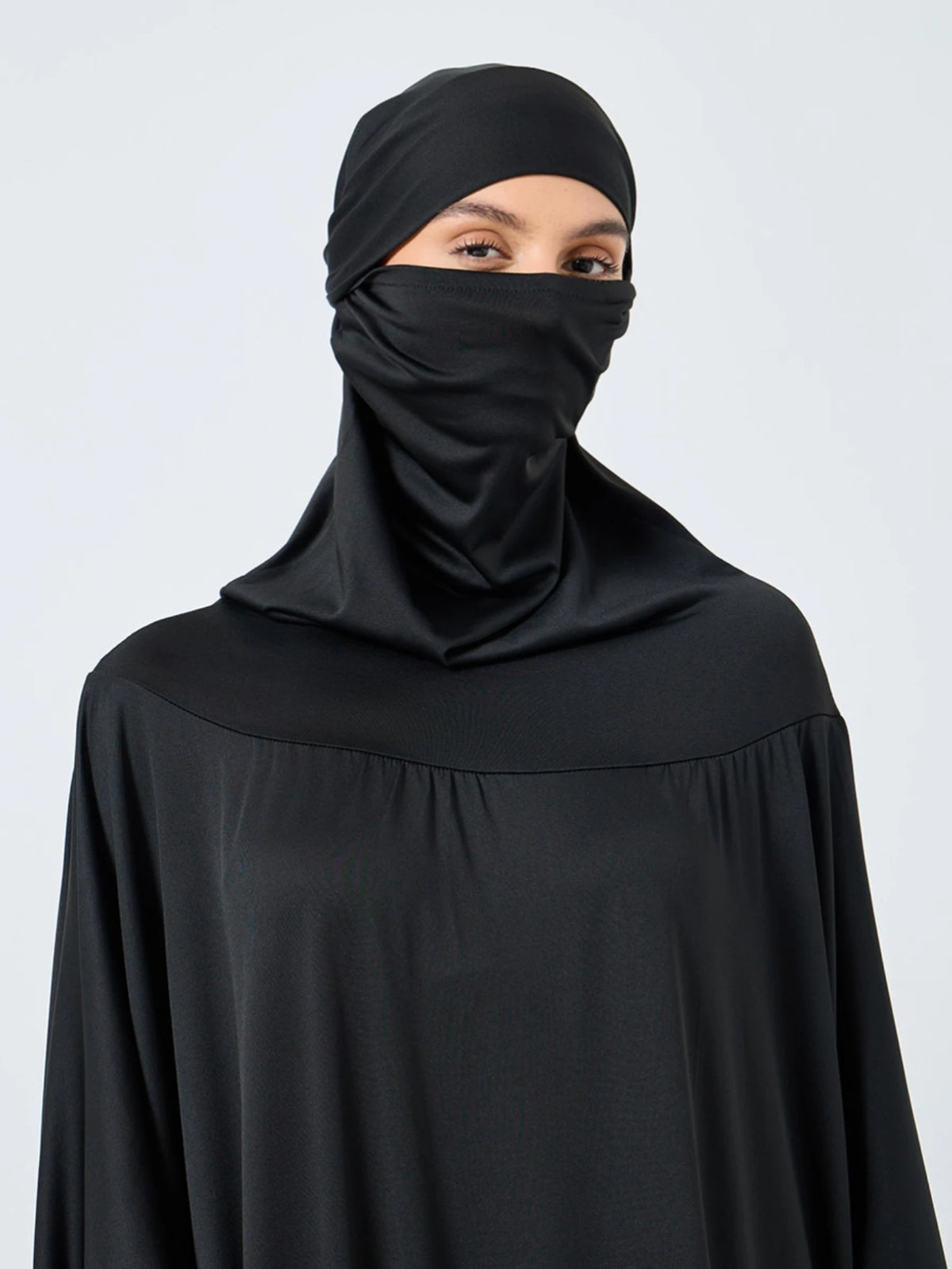 HIA classic prayer dress in black – head covering detail