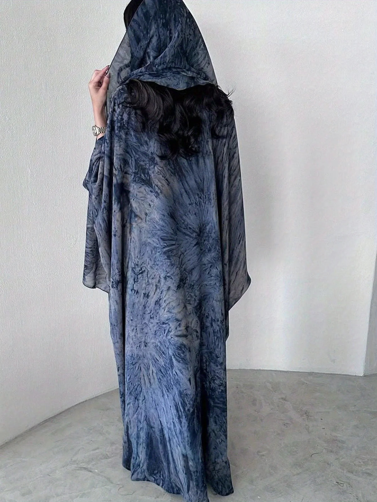Back view of the blue tie-dye print open abaya