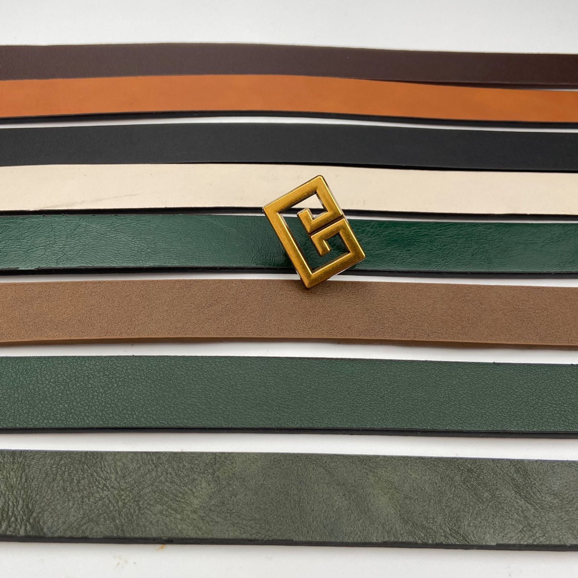 Geometric Bronze Buckle Belt – Faux Leather Waist Accessory for Women